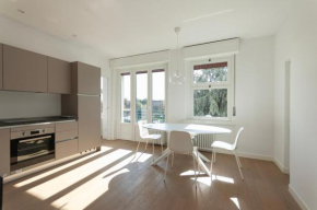 Youhosty - Bright Apartment Gioia